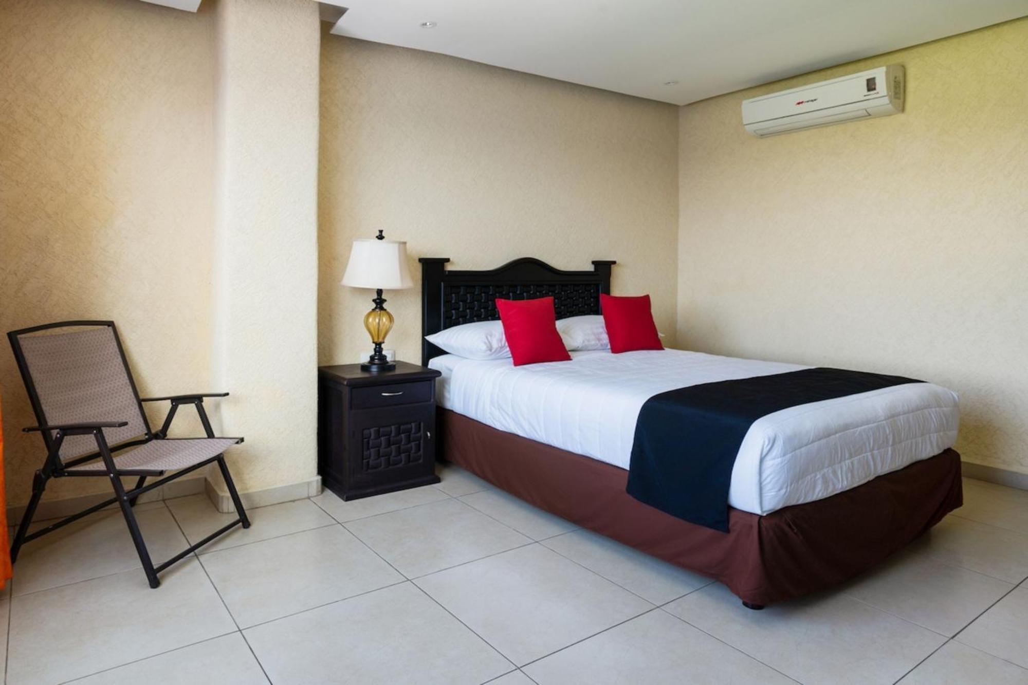 Capital O Hotel Los Caracoles, Acapulco Exterior photo